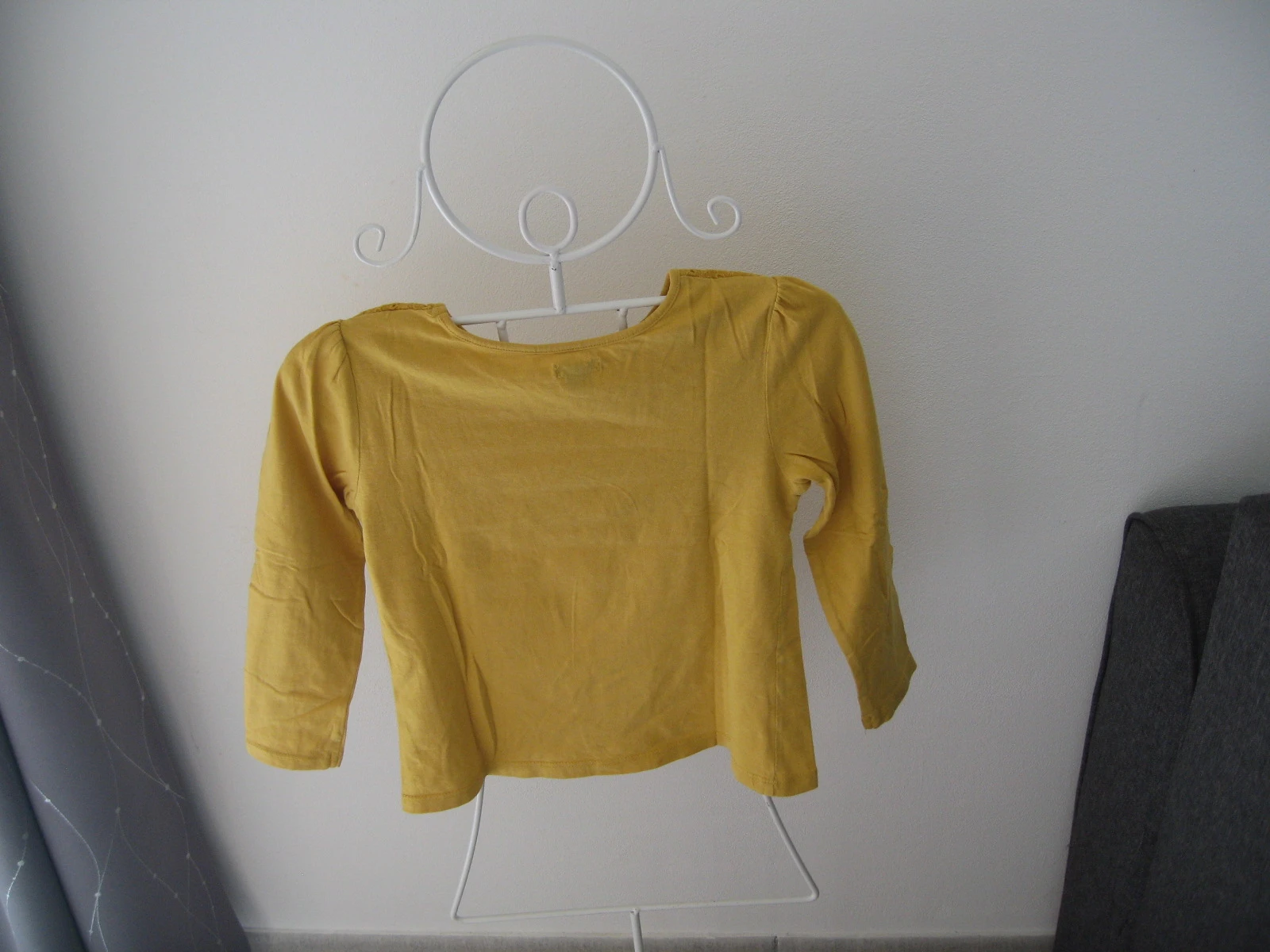 Haut / T-shirt manches longues moutarde Kiabi - 6 ans (114-119 cm) – photo 2